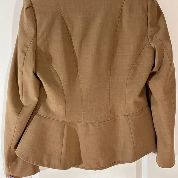 Anne Klein Petite Size 10 Asymmetrical Jacket & Pant Suit – Classic Khaki Elegan - Picture 2 of 4